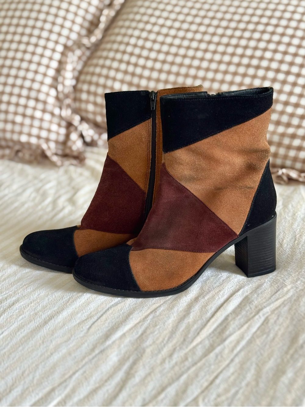 Vintage Color Block Suede Ankle Boots 70s Western Style - Size 8/9